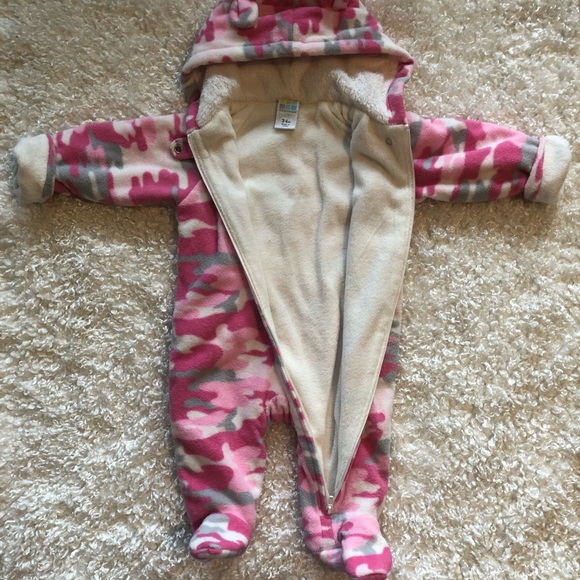 Healthtex 3/6M pink camouflage snowsuit zip up - Picture 6 of 9